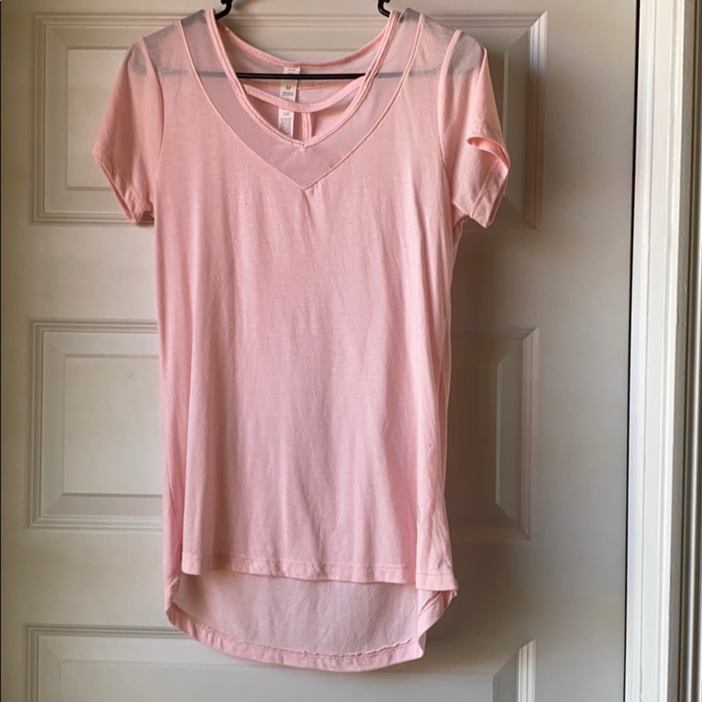 women’s athletic tee